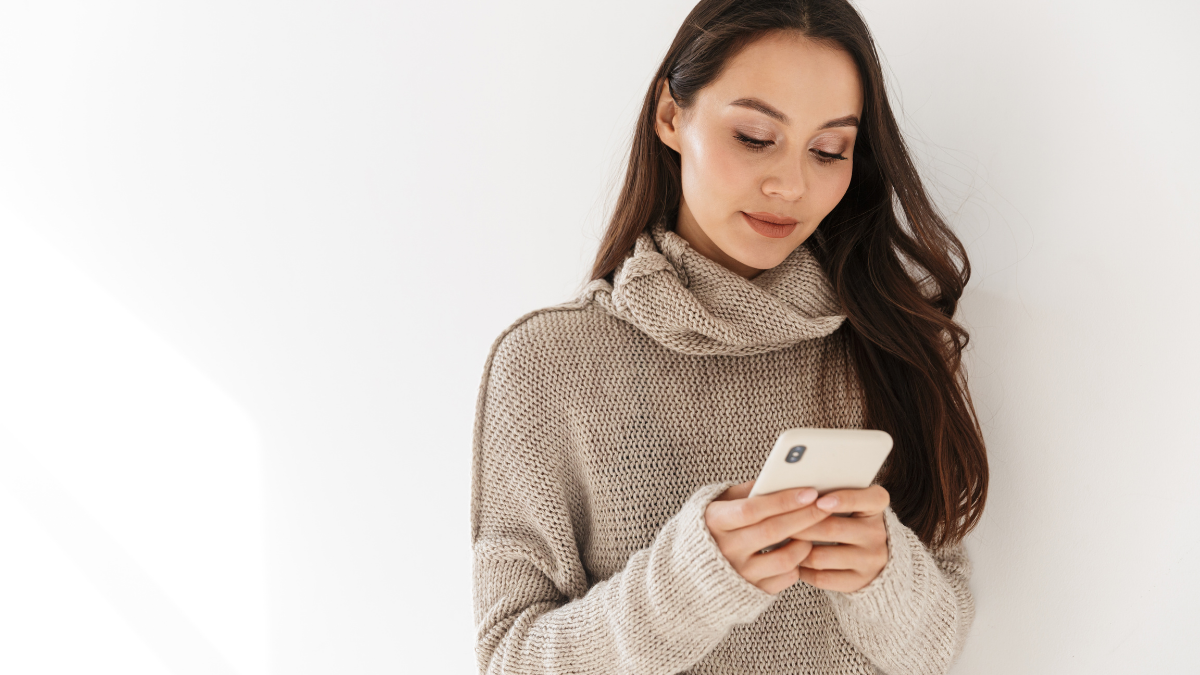 What to Text a Client the Day Before Their Appointment
